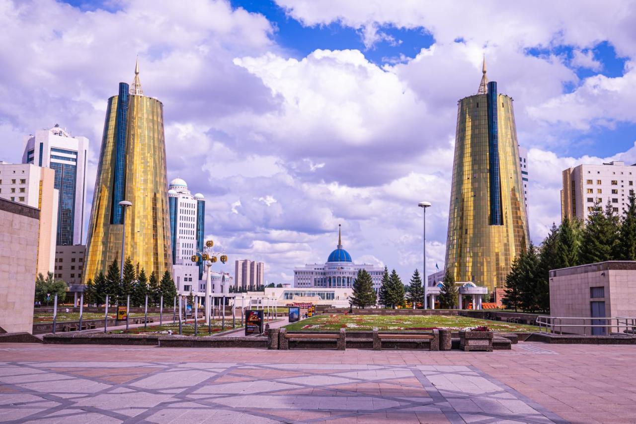 Belon Lux Hotel Astana Exterior foto